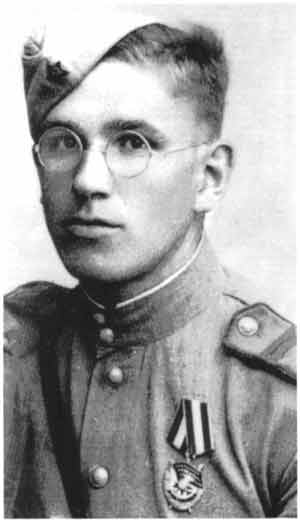 Волков Юрий Сергеевич июль 1945г.